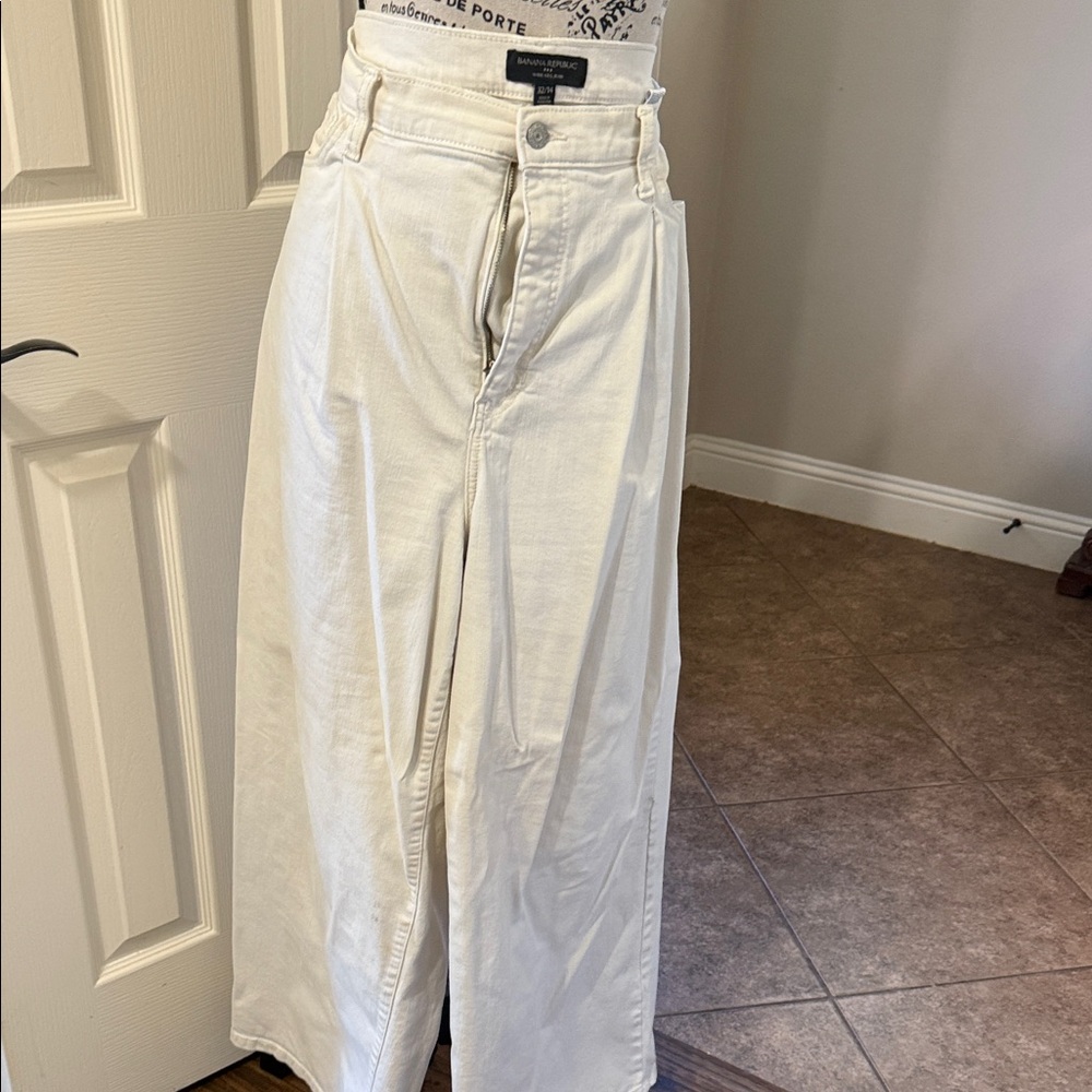 Banana Republic Cream Wide-Leg Jeans